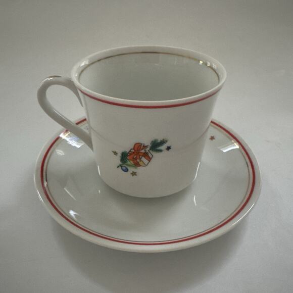 Vintage 3pc Set Salem China Christmas Eve Teacups and Saucers Holiday Dinnerware - Picture 5 of 10